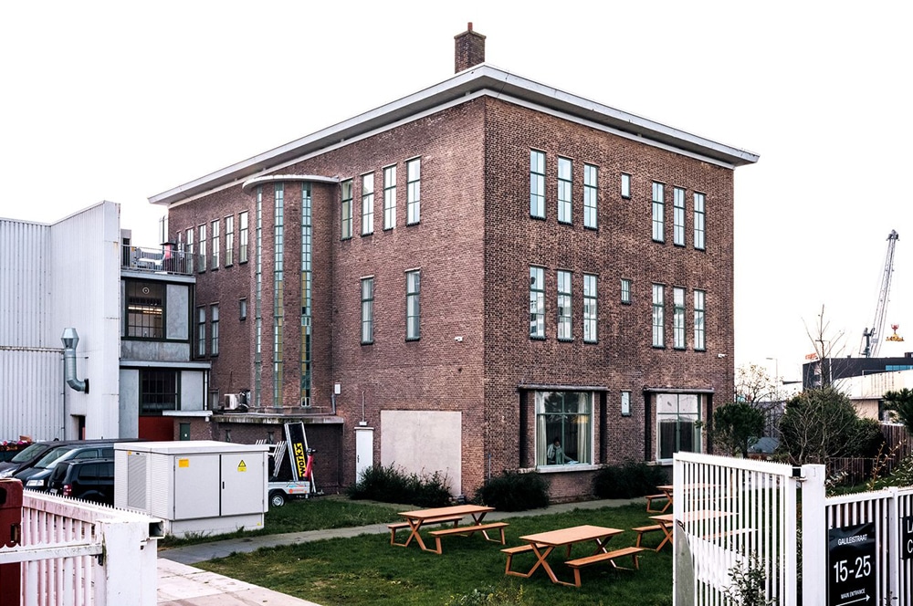 Steurgebouw